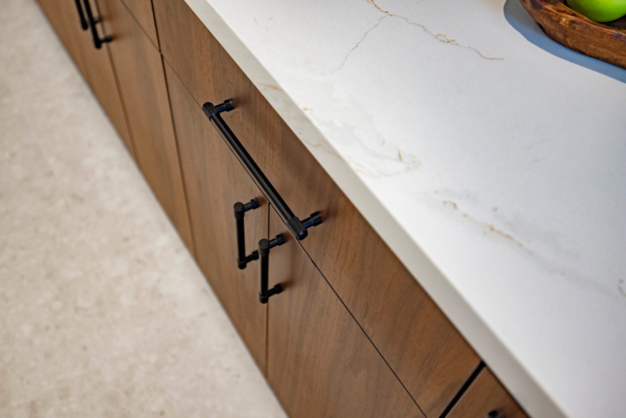 Transform Your Cabinets with the Right Pulls and Knobs